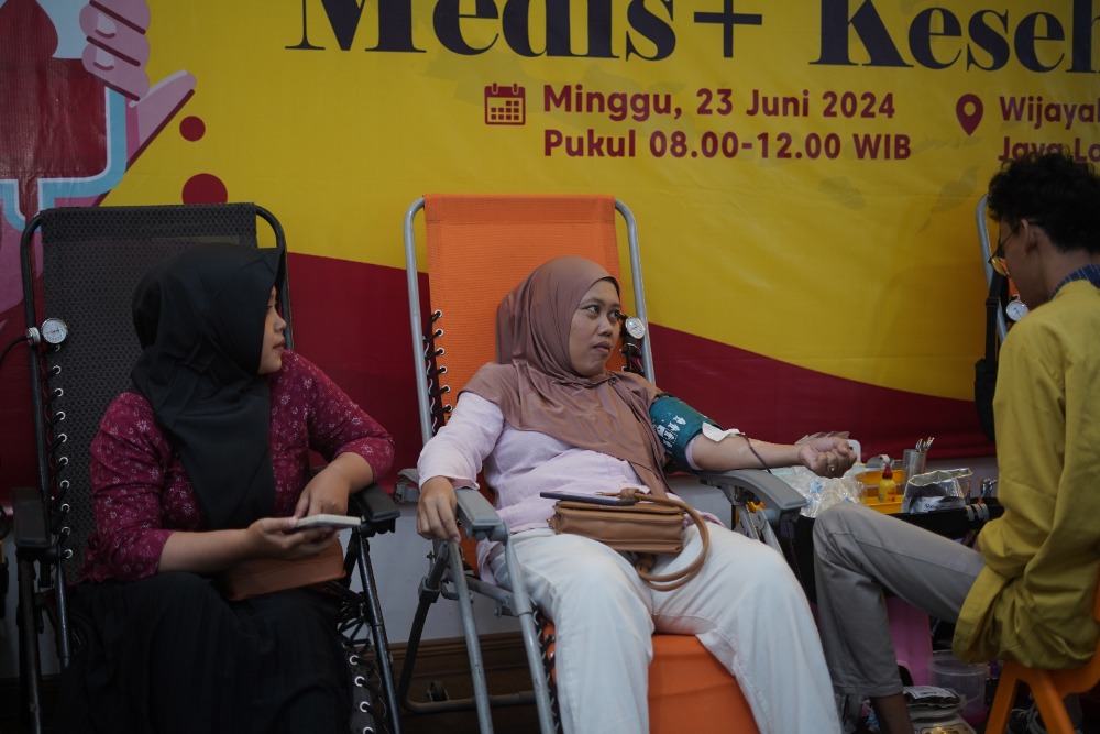 BAKSOS   donor darah dimeriahkan dengan bazar medis dan kesehatan dilengkapi klinik konsultasi psikologis, kesehatan mental diselenggarakan kolaborasi menejemen Java Lotus hotel (J-Lo) – Lions Club Jember Argopuro pada Minggu, 23 Juni 2024.