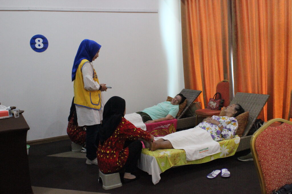 BAKSOS   donor darah dimeriahkan dengan bazar medis dan kesehatan dilengkapi klinik konsultasi psikologis, kesehatan mental diselenggarakan kolaborasi menejemen Java Lotus hotel (J-Lo) – Lions Club Jember Argopuro pada Minggu, 23 Juni 2024.