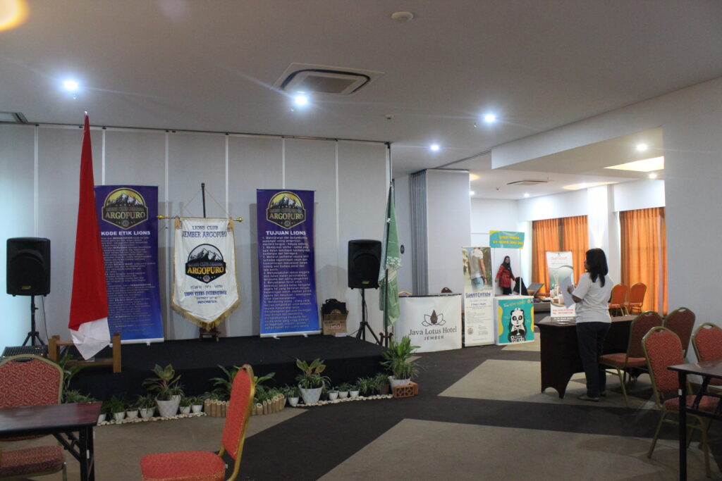 BAKSOS   donor darah dimeriahkan dengan bazar medis dan kesehatan dilengkapi klinik konsultasi psikologis, kesehatan mental diselenggarakan kolaborasi menejemen Java Lotus hotel (J-Lo) – Lions Club Jember Argopuro pada Minggu, 23 Juni 2024.