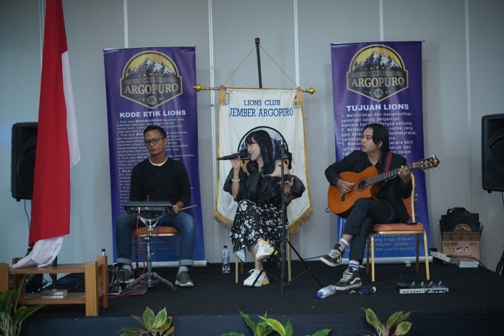 BAKSOS   donor darah dimeriahkan dengan bazar medis dan kesehatan dilengkapi klinik konsultasi psikologis, kesehatan mental diselenggarakan kolaborasi menejemen Java Lotus hotel (J-Lo) – Lions Club Jember Argopuro pada Minggu, 23 Juni 2024.