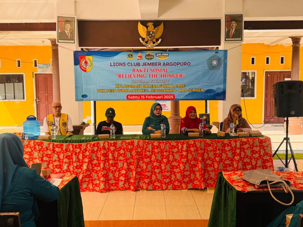 Bersama Perangi Stunting di Desa Wonojati Jember
Java Lotus Hotel Jember Berpartisipasi dalam Bakti Sosial Lions Club Jember Argopuro 
